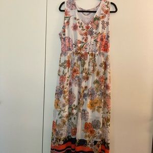 Beige by Eci  summer dress / Size: Large / floral